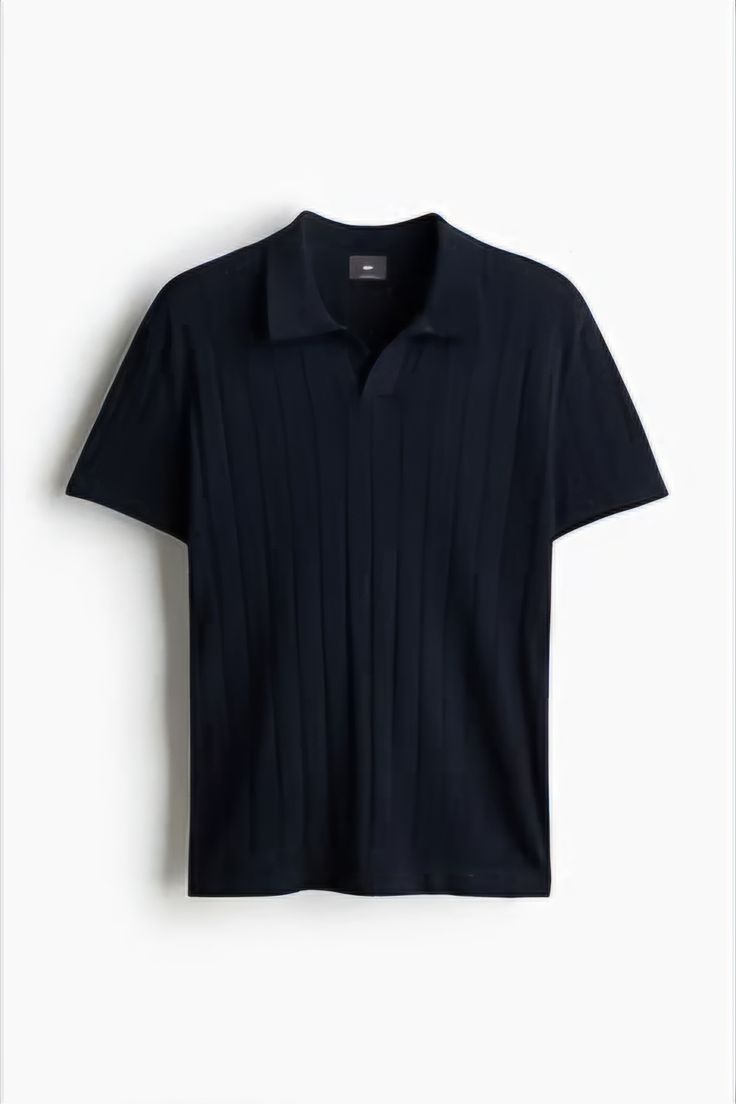 Why Every Wardrobe Needs an Old Money Polo T-shirt